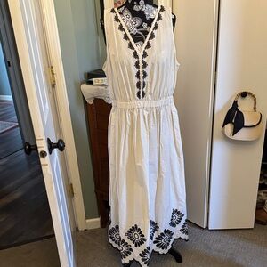 Universal Thread White Midi Dress with Black Embroidery